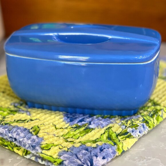 1940s Hall Refrigerator Dish in Striking Periwinkle Blue - Picture 5 of 16